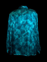 Load image into Gallery viewer, 2X vintage Emerald green button-up long sleeve top w/ collar button, shoulder pads, &amp; textured pattern
