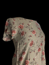 Load image into Gallery viewer, S Sage green scoopneck top w/ floral pattern, cap sleeves, &amp; back zipper

