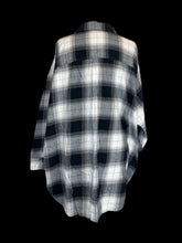 Load image into Gallery viewer, 6X Black, grey, &amp; white plaid long sleeve button down cotton top w/ chest pockets, folded collar, &amp; button cuffs
