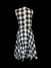 Load image into Gallery viewer, 2X Black &amp; white gingham pattern sleeveless dress w/ elastic waist, pockets, &amp; back zipper closure
