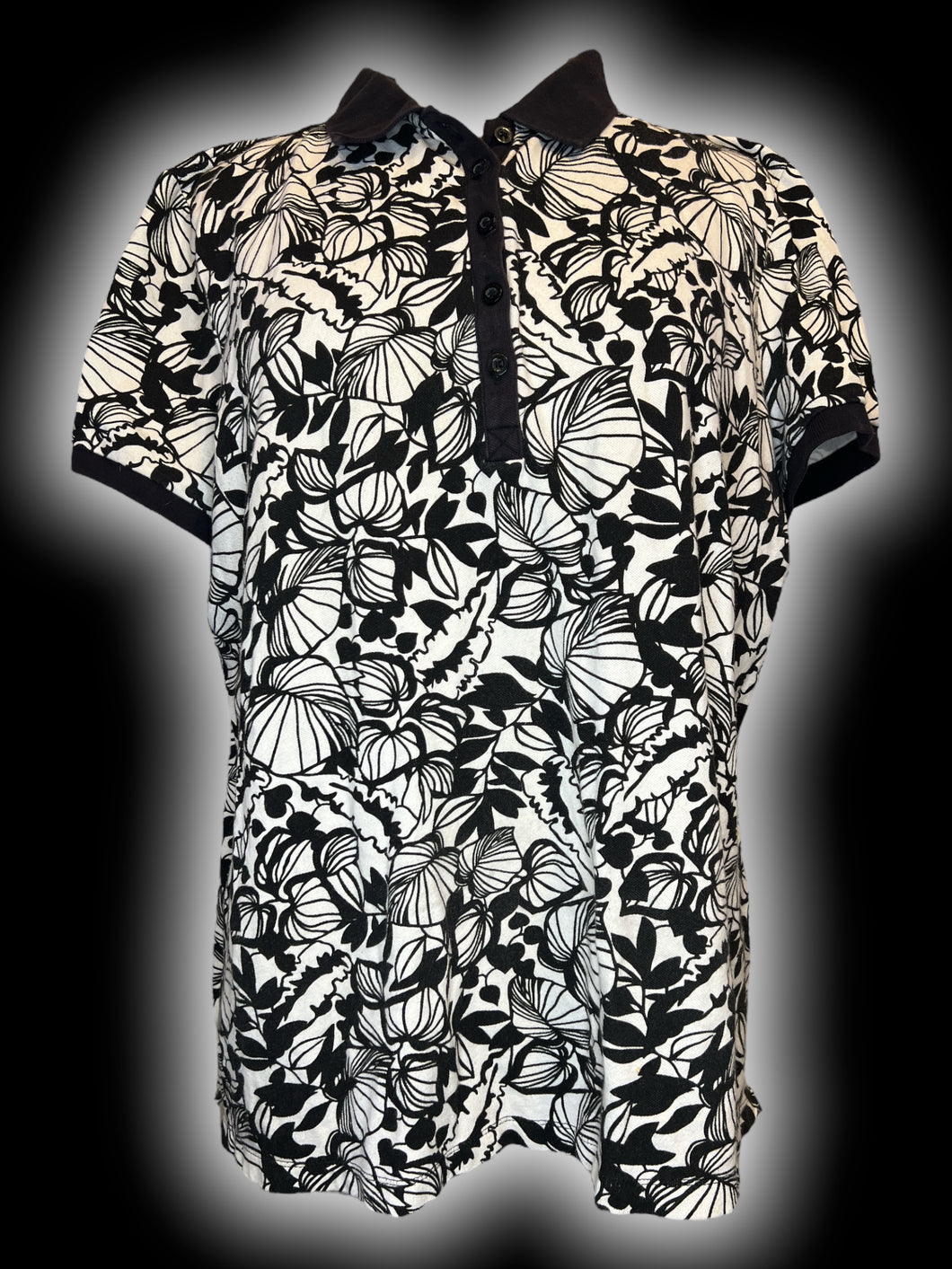 2X White & black short sleeve top w/ botanical pattern, & button-up bust
