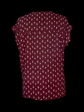 Load image into Gallery viewer, XL Burgundy &amp; off-white botanical pattern short cuff sleeve scoop neck top
