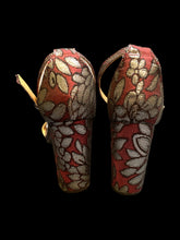 Load image into Gallery viewer, 7M/8.5W Burgundy &amp; metallic silver botanical patter block heel strappy high heels
