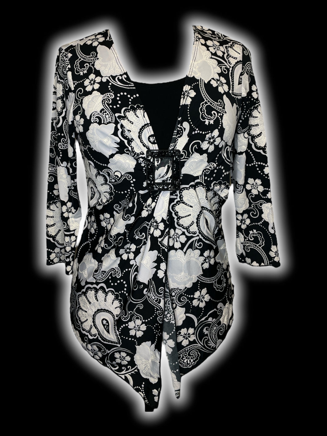 M Black & white floral pattern half sleeve mock wrap top w/ black faux undershirt, & black buckle detail