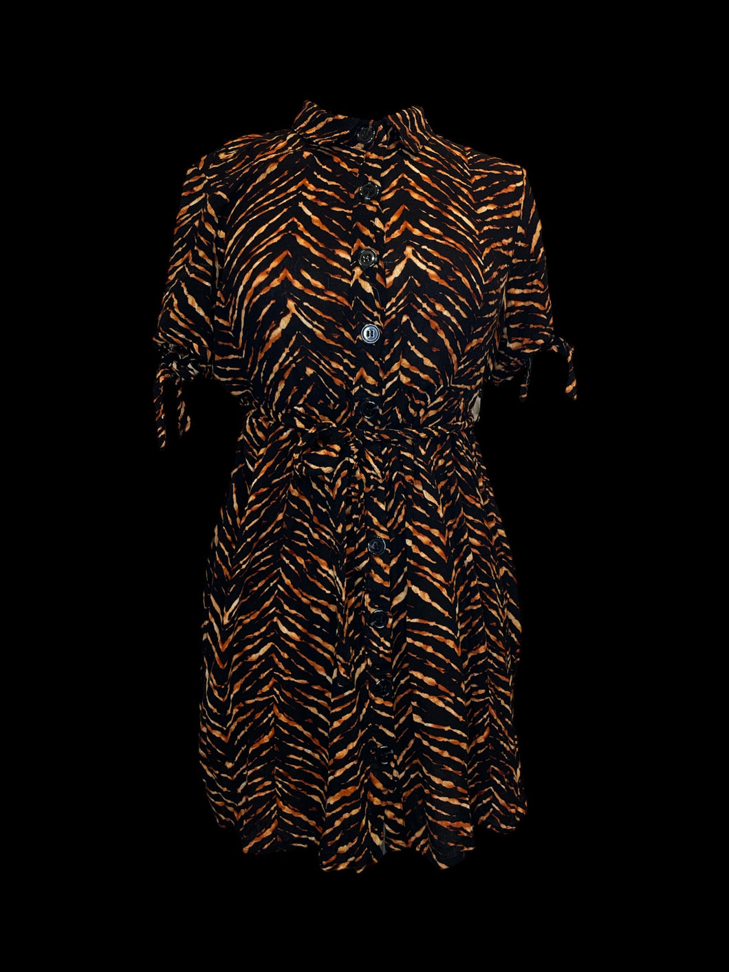 L Black & orange chevron pattern short tie sleeve button front dress w/ cloth belt, & folded collar