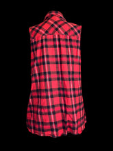 Load image into Gallery viewer, 0X Red, black, &amp; white snap button vest w/ folded collar, &amp; chest pockets
