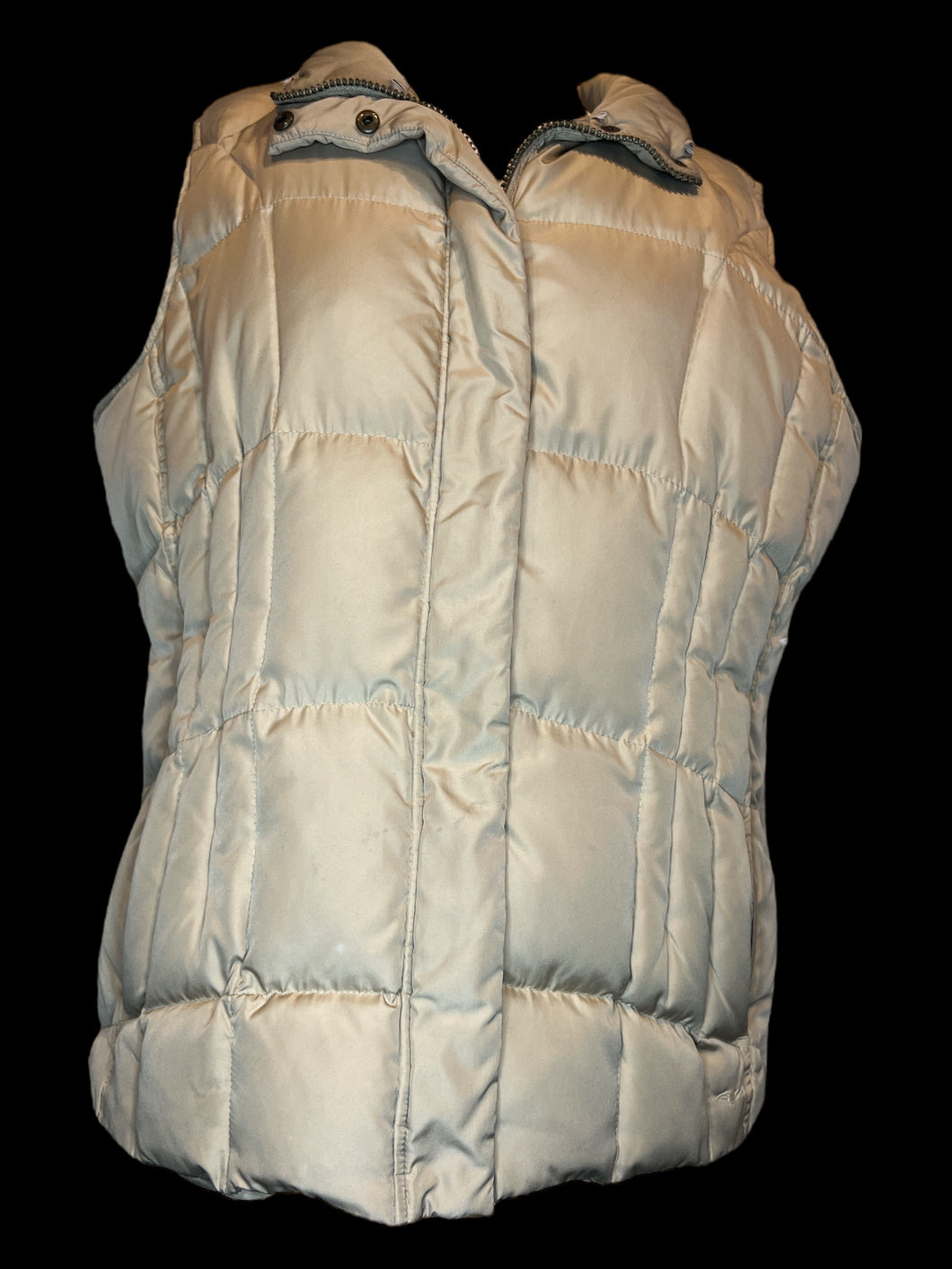 1X Sand brown puffer vest w/ zipper pockets, & zipper & snap front closure