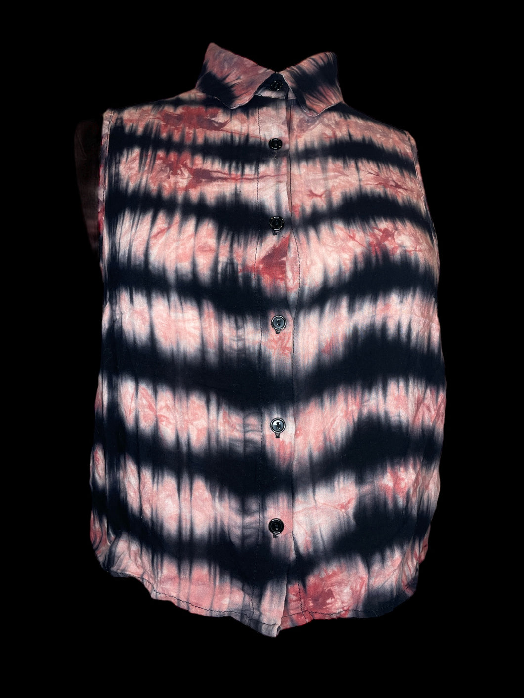 M Black & pink tie dye sleevless collared button down top