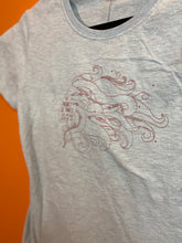 Load image into Gallery viewer, M/L Light blue tee w/ &quot;Heart of shaki&quot; print

