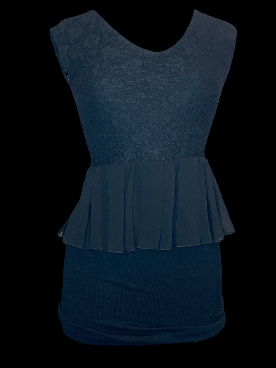 XS Black bodycon dress w/ lace detail bust, ruffle waist, belt loops, & ribbed skirt